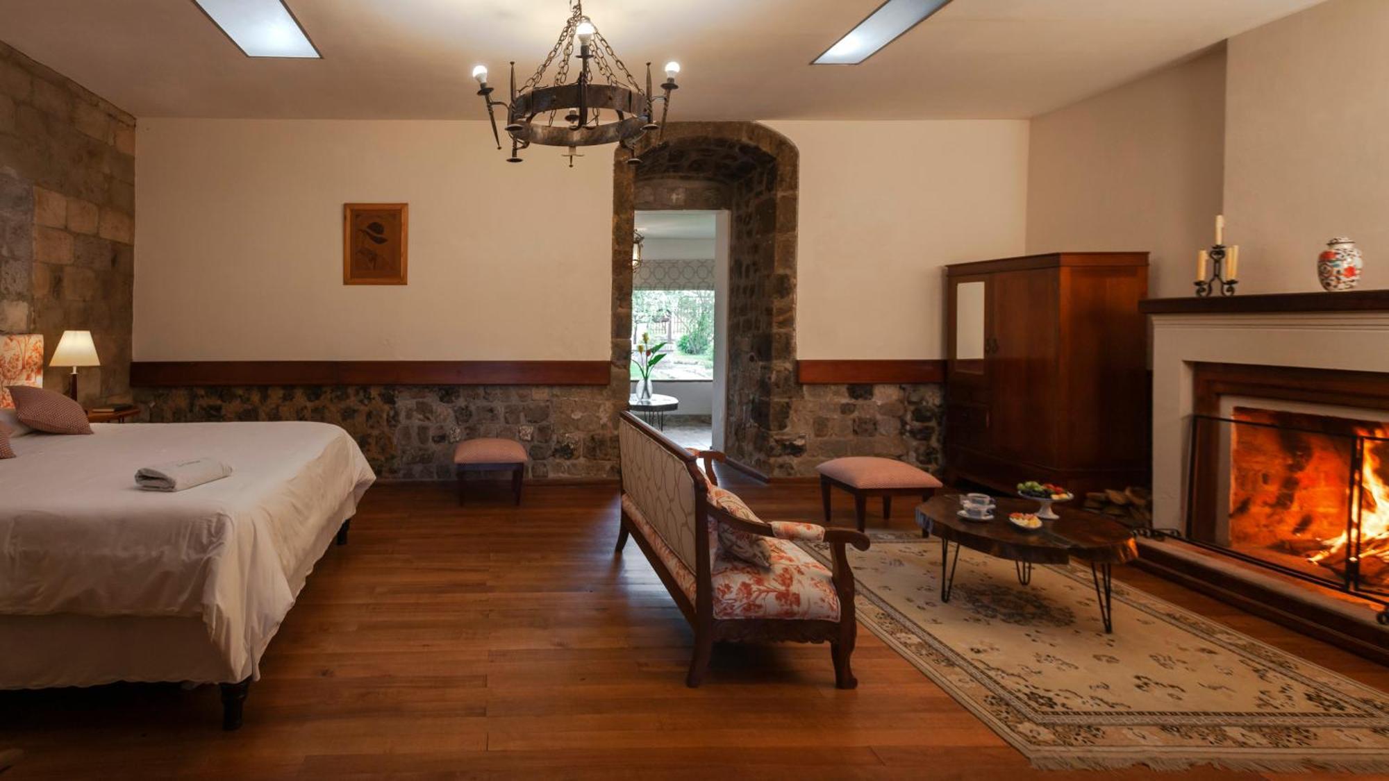 Отель Hacienda La Cienega Латакунга Экстерьер фото