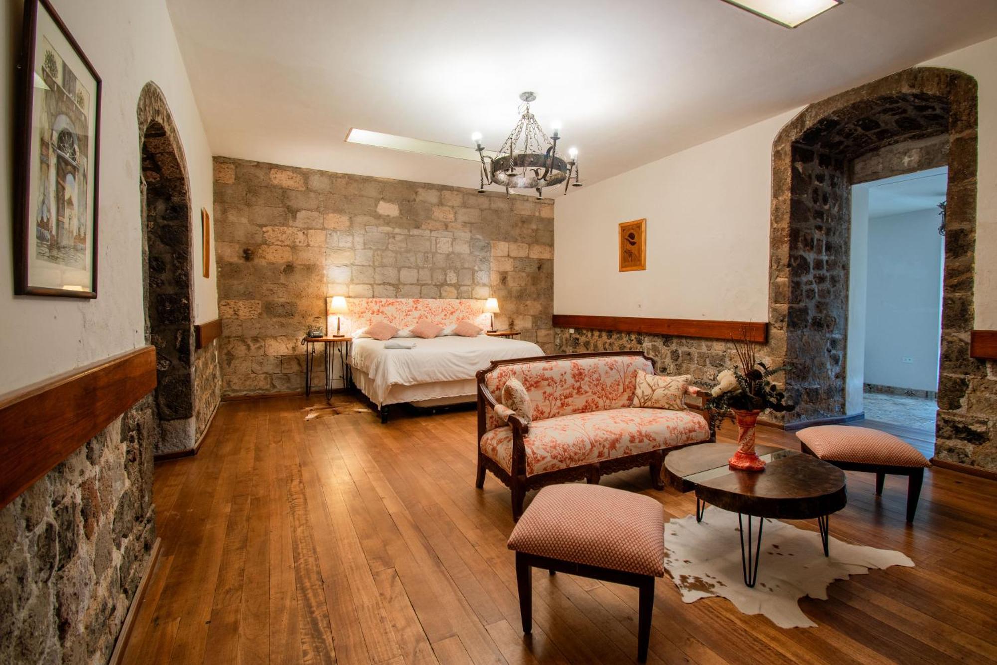Отель Hacienda La Cienega Латакунга Экстерьер фото